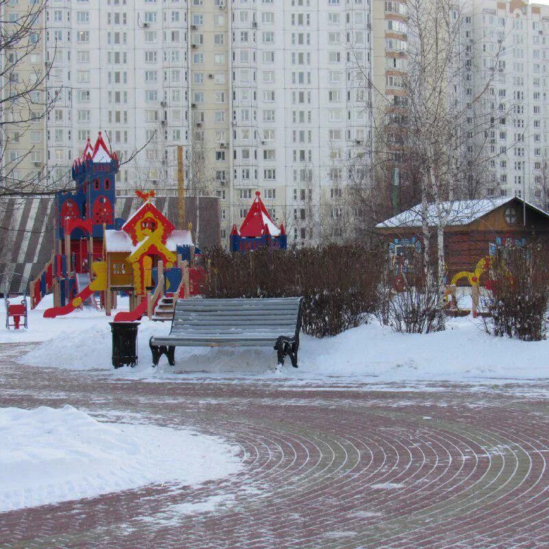 Сквер Люблино. Сквер около метро Люблино. Район Люблино. Люблино (район Москвы).