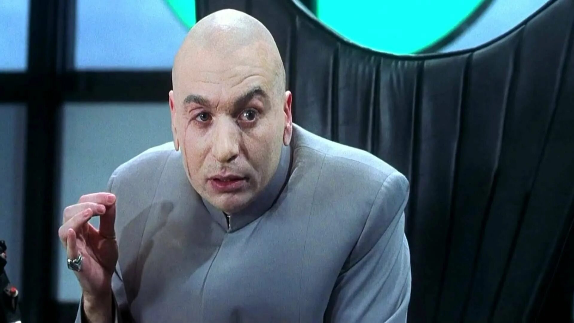 Майк майерс лысый. Майк майерс остин пауэрс и доктор зло. Доктор злр изостинтпаурс. Лысый злодей. Доктор зло остен пауэрс.