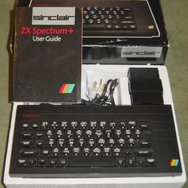Лучший zx spectrum. Zx spectrum 64. sinclair zx spectrum. zx spectrum железный корпус. спектрум приставка.