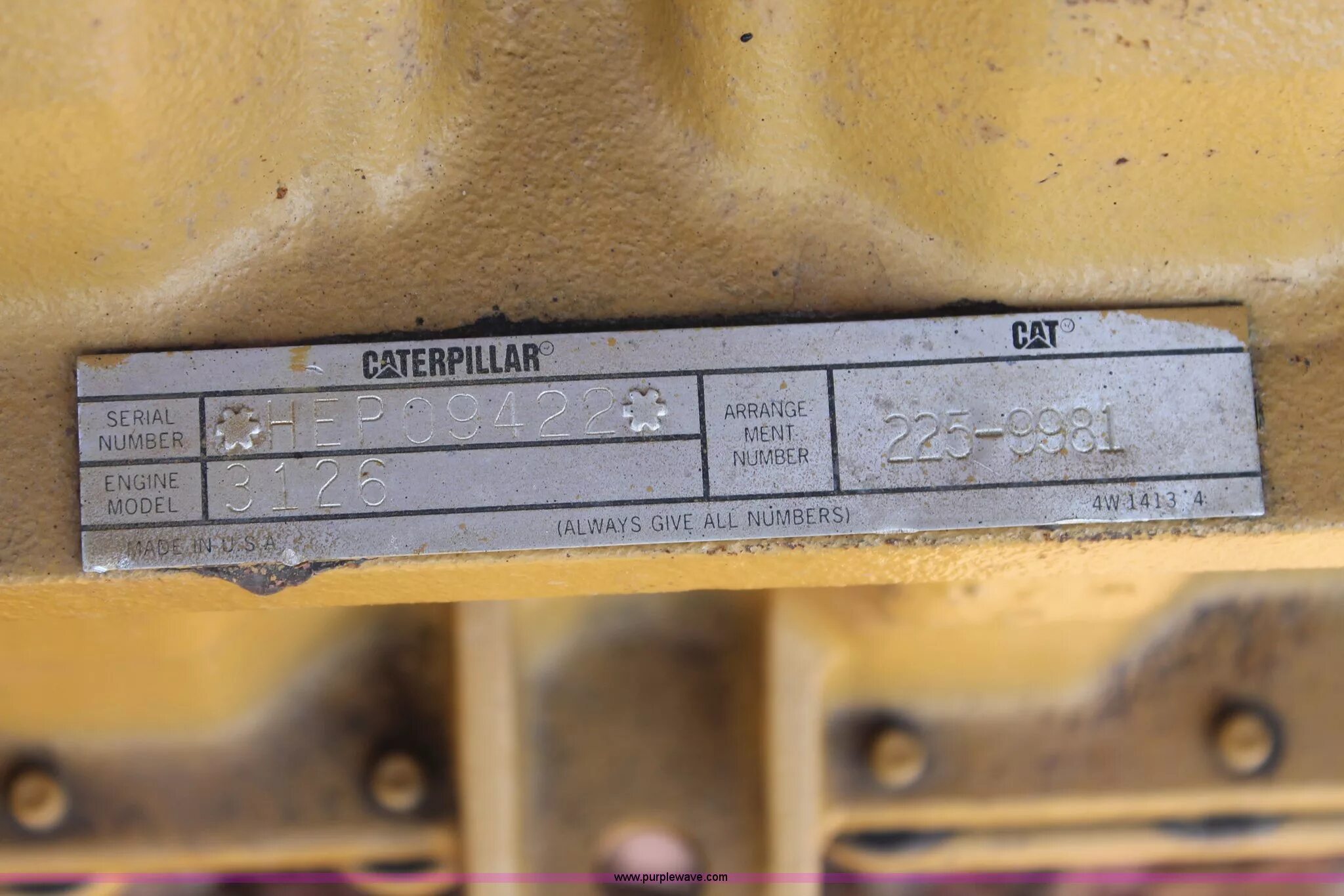 Vin экскаватора. Шильда номер двигателя Caterpillar c7. Номер двигателя Caterpillar 428f. Cat 320d ДВС шильда. Табличка с номером двигателя на Caterpillar 3306.