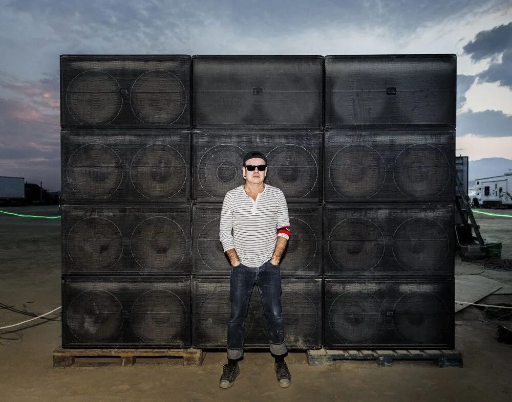 Paul oakenfold sun. Пол оакенфолд. группа the crystal method. пол окенфолд фото. oakenfold 2004.