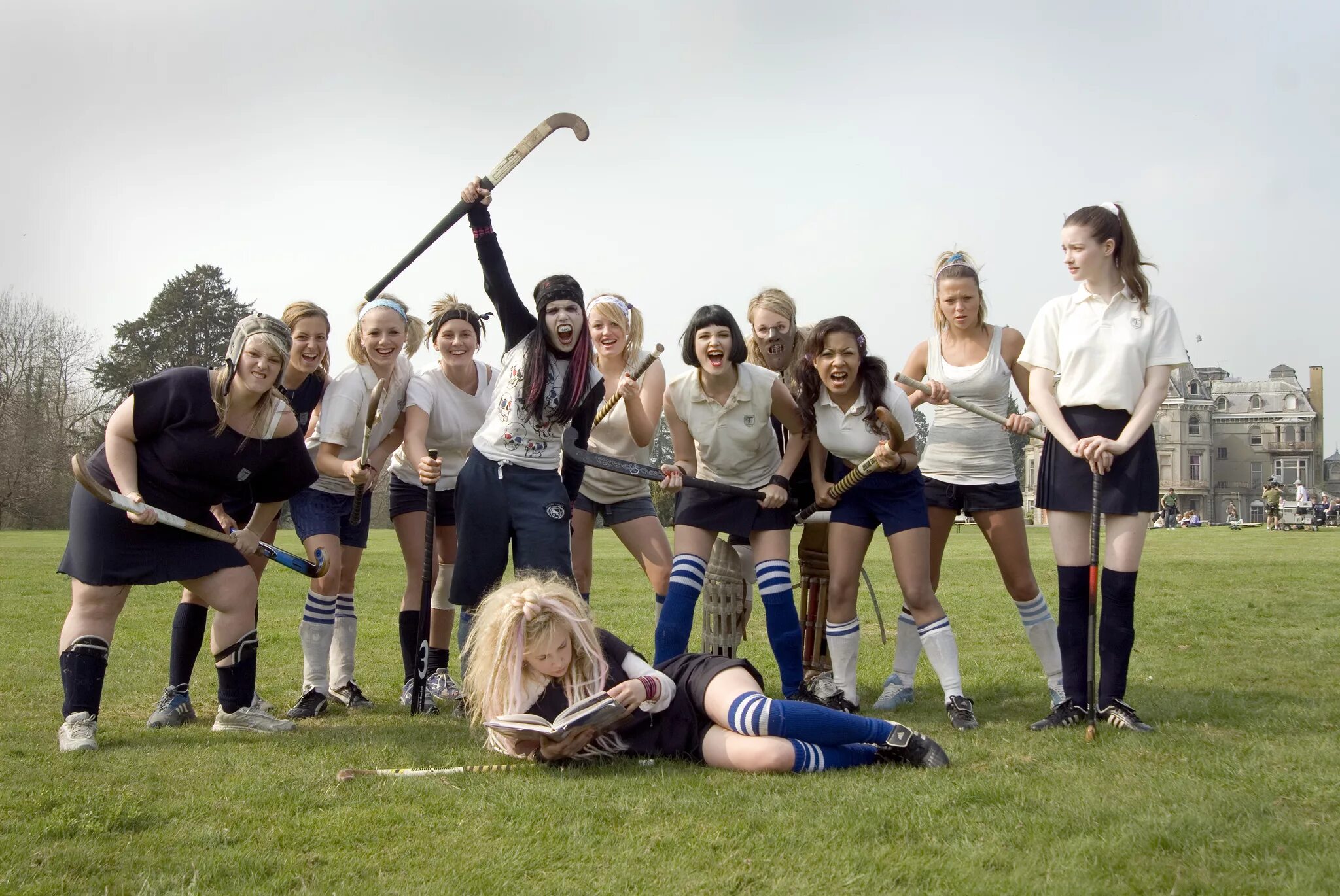 Красивые картинки одноклассницы. St. Trinians одноклассницы (2007). Талула Райли 2007.