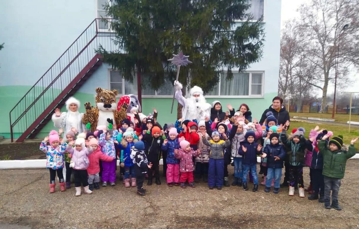 Погода в тбилисской поселок октябрьский. Тбилисская район. Парк станица Алексее Тенгинская. Пасха в Тбилисском районе.