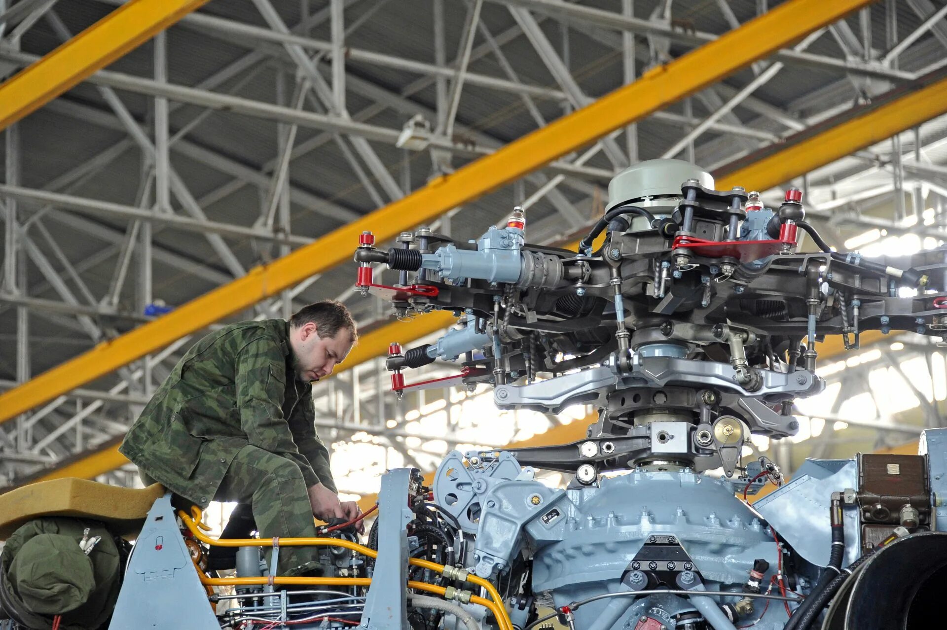 Производство техник в россии. Ми-28 Ростовский вертолетный завод. Ми-8 Роствертол. Вертолетный завод Ступино. Авиационный завод Ступино СМПП.