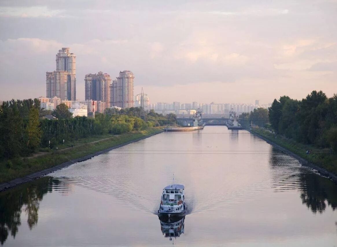 Большая река в москве. Канал реки Москвы Тушино. Канал Тушино Лодочная. Северное Тушино река. Южное Тушино Москва река.