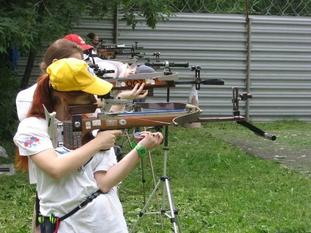Арбалет стрельба. Полевой арбалет спортивный. Арбалеты полевые для соревнований. Соревнования арбалет. Арбалет стрельба.