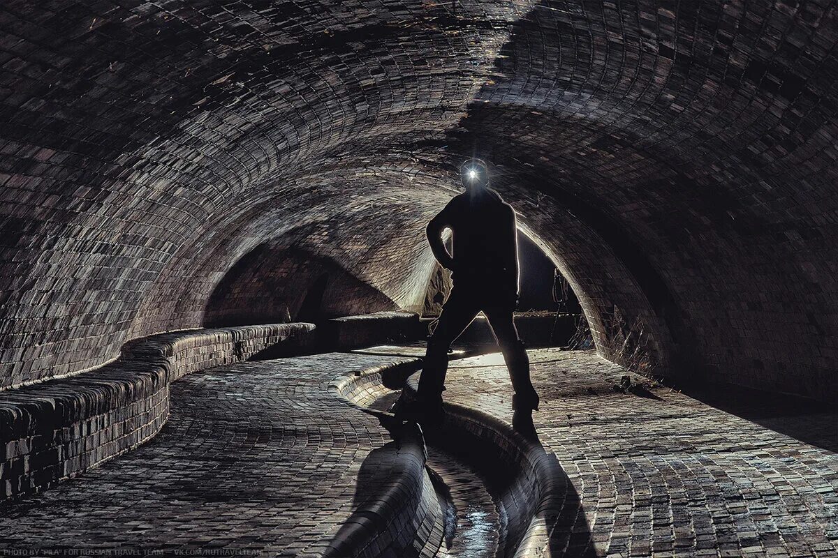 13 человек под землей. Диггеры в канализации. Подземелья Праги. Подземные реки с диггером в Москве. Подземное путешествие.