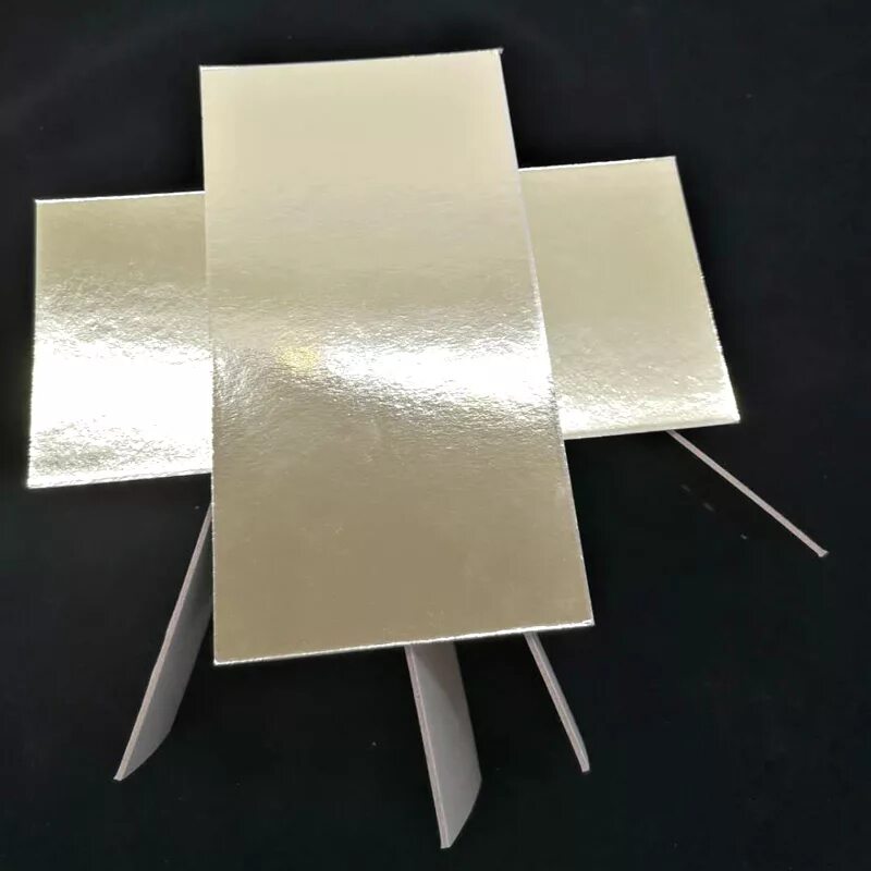 Ламинация фольгой. Металлизированный картон. Металлизированный ламинированный картон. Металлизированная бумага. Ламинированная бумага и картон.