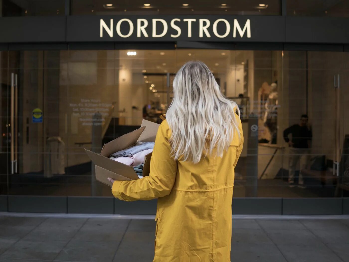 Доната одежда. Nordstrom одежда. Nordstrom реклама. Nordstrom блоггер. Nordstrom Caftans.