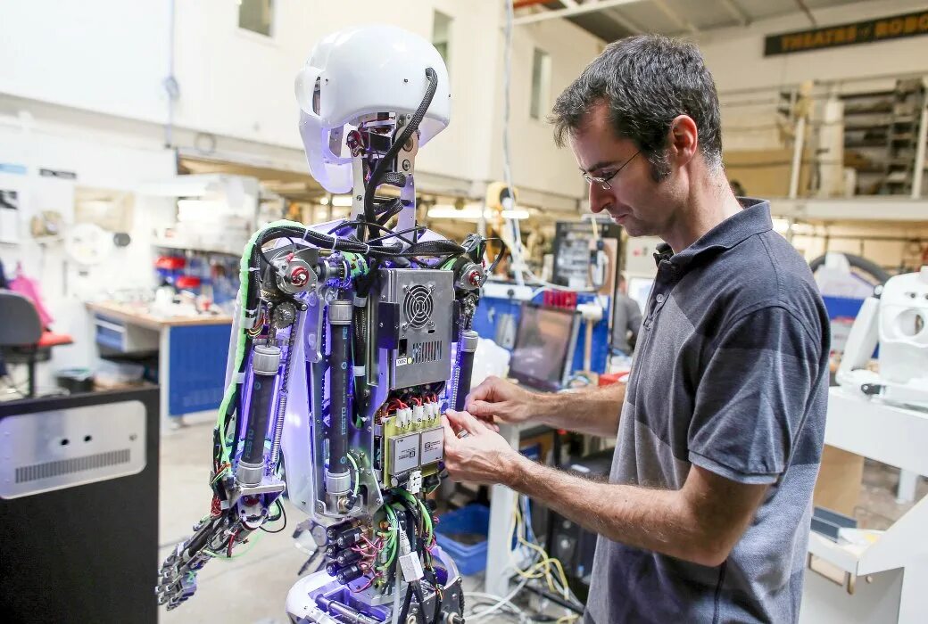Что делает робототехник