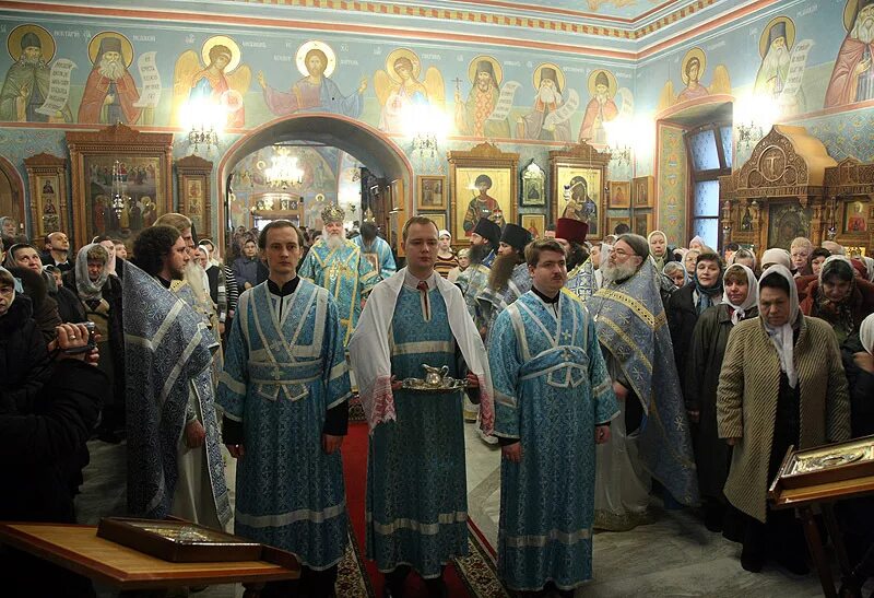 храм покрова в ясенево. мелхиседек ясенево настоятель храма. храм страстотерпцев в ясенево. храм покрова пресвятой богородицы в ясенево. собор покрова в ясенево.