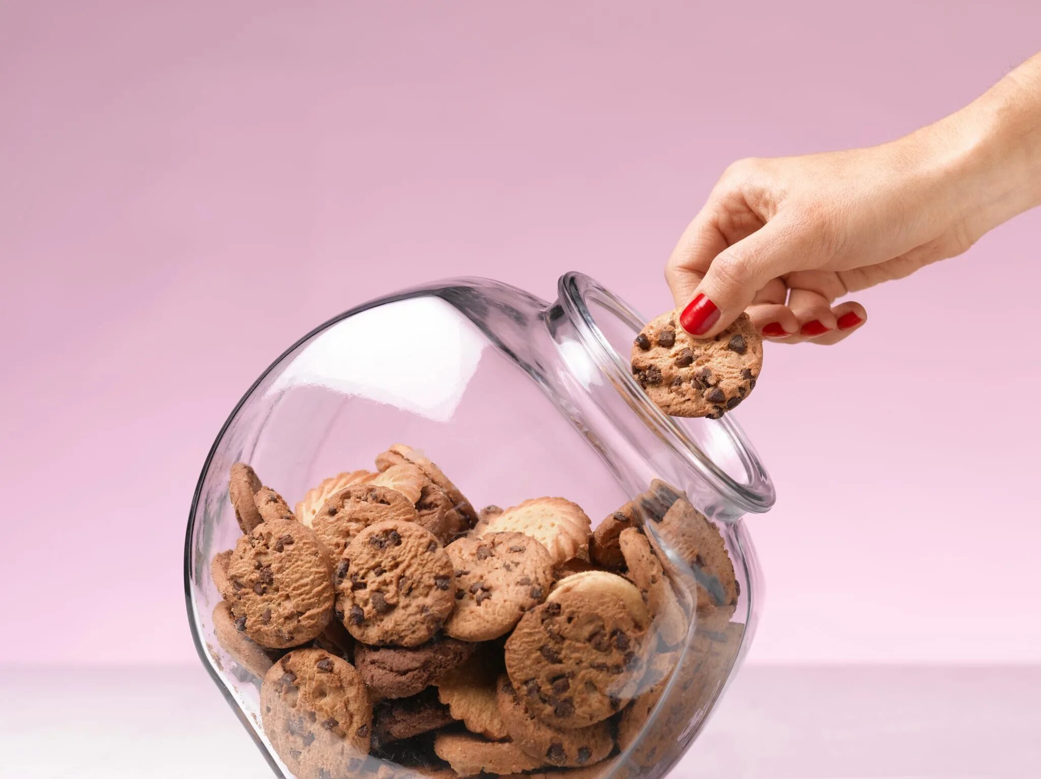 Eat cookies. Cookie Jar в виде человека. Food and Addiction. Woman eat cookies. Eating cookies