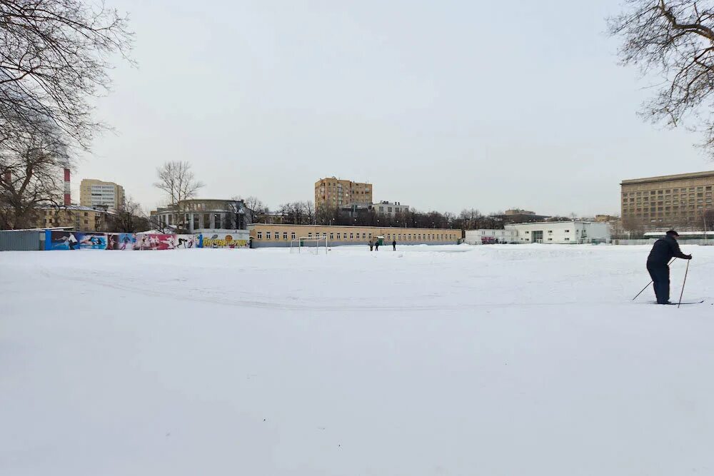 Девичье поле индекс. Стадион Буревестник Томск каток. Стадион Буревестник каток Москва. Каток Буревестник Плющиха. Стадион Буревестник Тула.