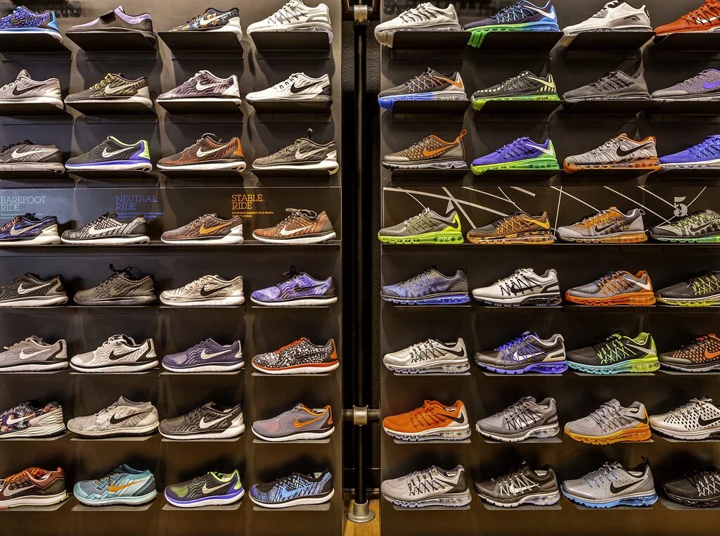 Вьетнамский рынок кроссовки. Nike magazin turkiya. Много кроссовок. Много кроссовок. Поставщики оригинальных кроссовок.