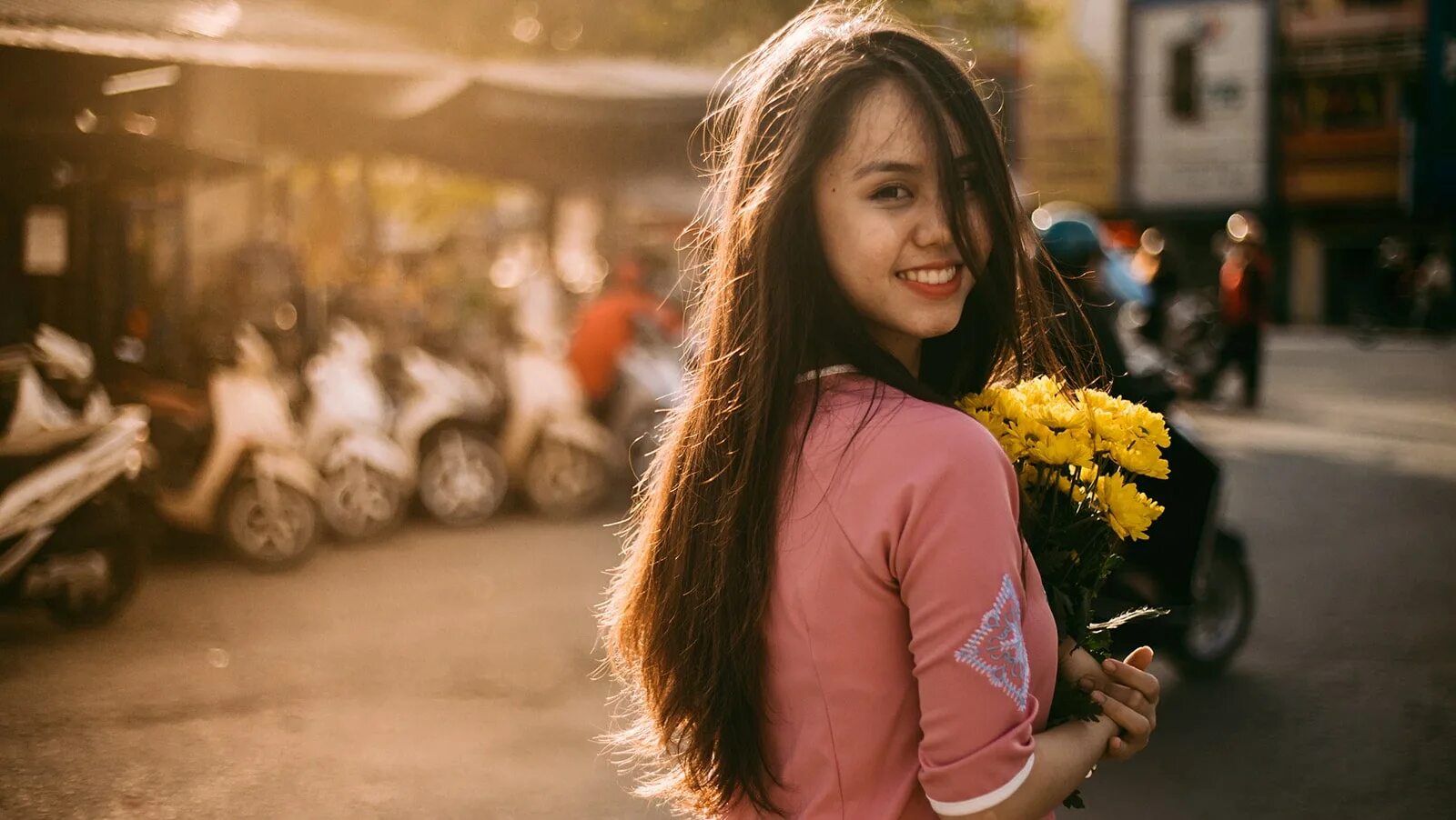 Vietnamese girl. Вьетнам женщины. Вьетнамские девушки. Красивые вьетнамские девушки. Вьетнамка девушка.