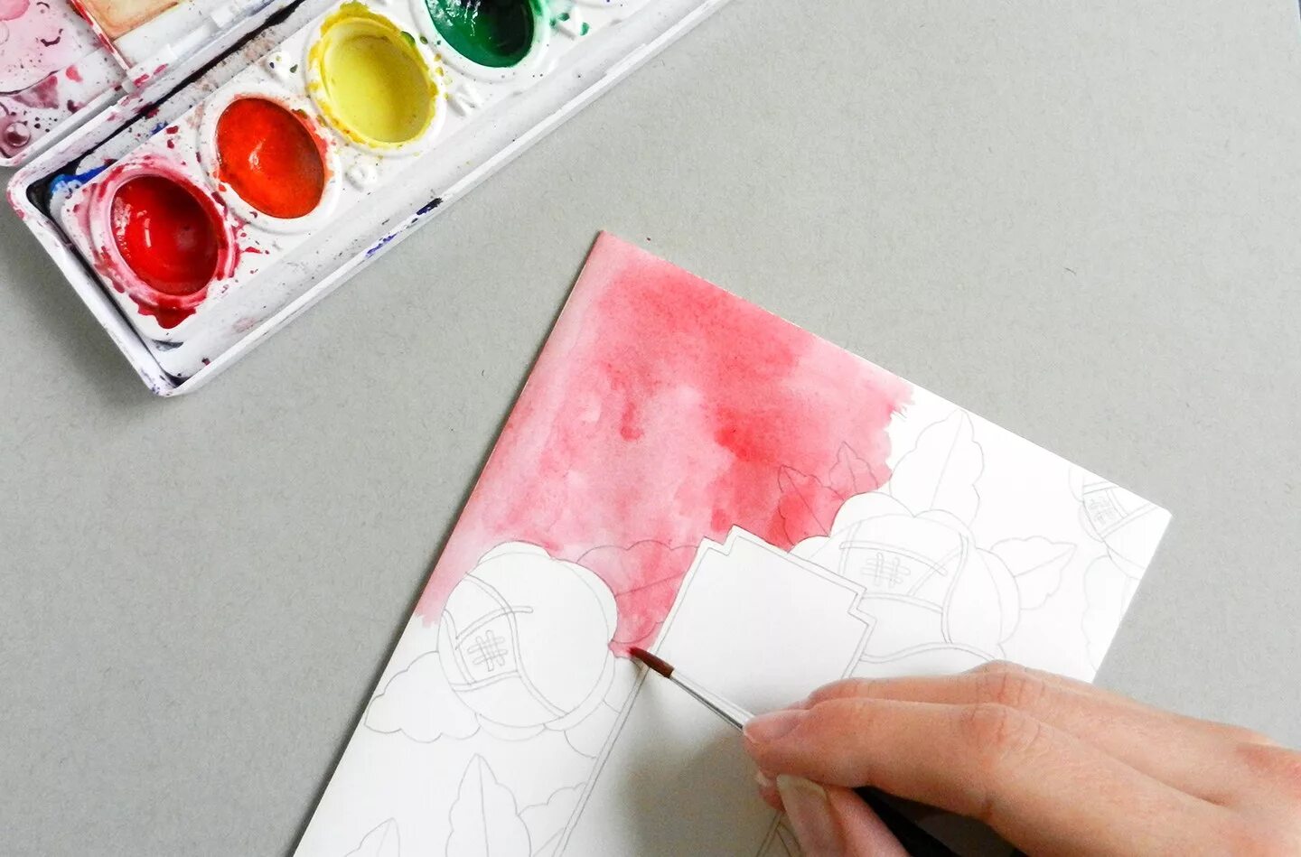 Разрисованная бумага. Рисование акварельными красками для детей. Акварельные краски на бумаге. Бумага для акварели. Красим акварелью.