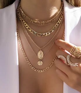 Золотая и серебряная цепочки вместе
