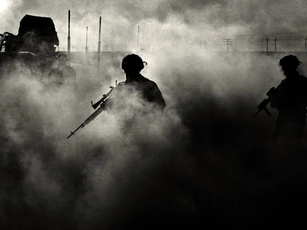 Дым войны. Солдат в тумане. Туман про войну хорошее качество