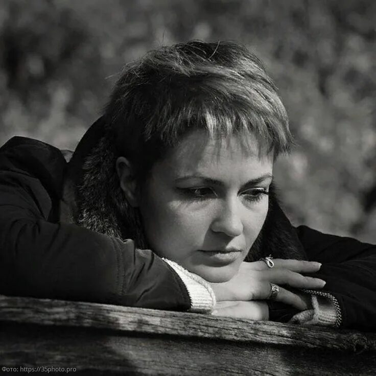 Женщина среднего возраста. Женщины за 40. Одинокая женщина 40 лет. Антонина васильева. Женщина среднего возраста.