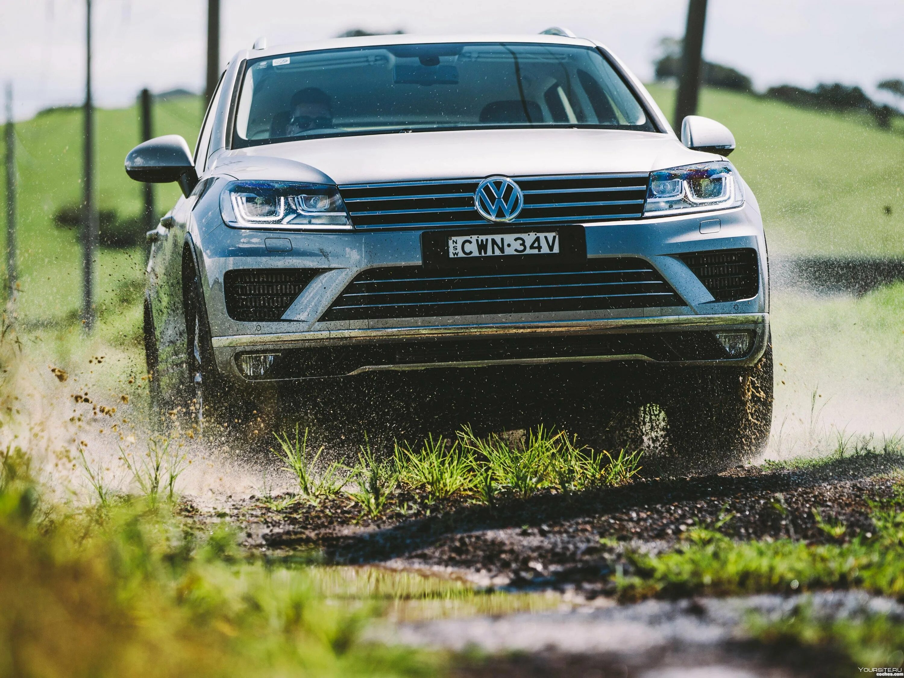 Vw touareg 2015. Ваг туарег 2. Фольксваген туарег 10 года. Ваг туарег. Фольксваген туарег 3.