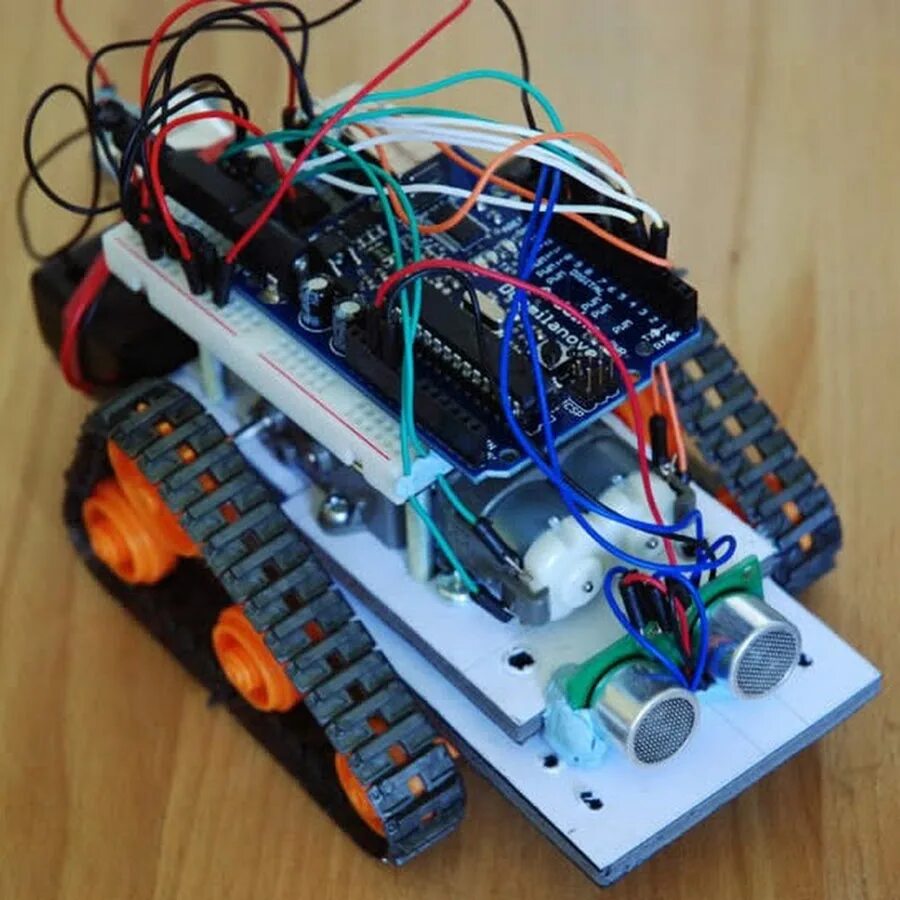 Сборка робота и программирование светодиодов. Самоделки на Arduino uno. Роботы ардуино проекты. Робототехника ардуино. Робот шагоход на ардуино.