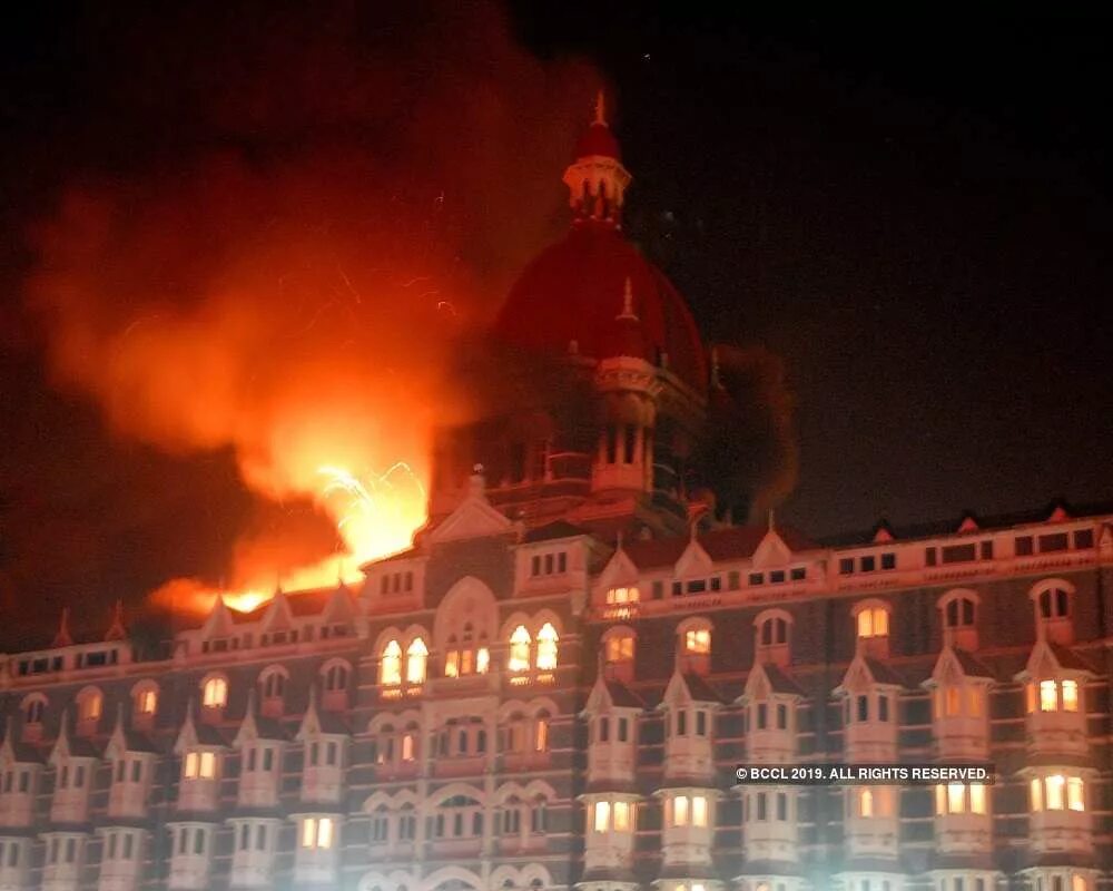 Теракт в Индии 2008 отель Тадж Махал. Отель Тадж Махал в Мумбаи теракт. 10 ноября 2008
