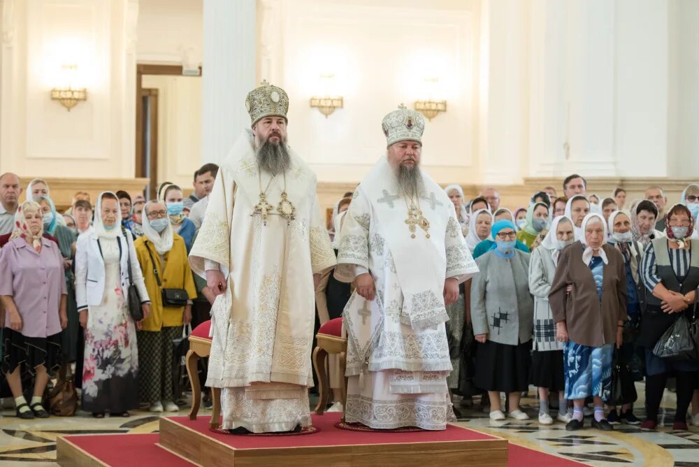 Литургию в Спасском соборе Пенза. Св Пензенской митрополии. Духовенство Спасского кафедрального собора Пенза.. Святой пензенская область