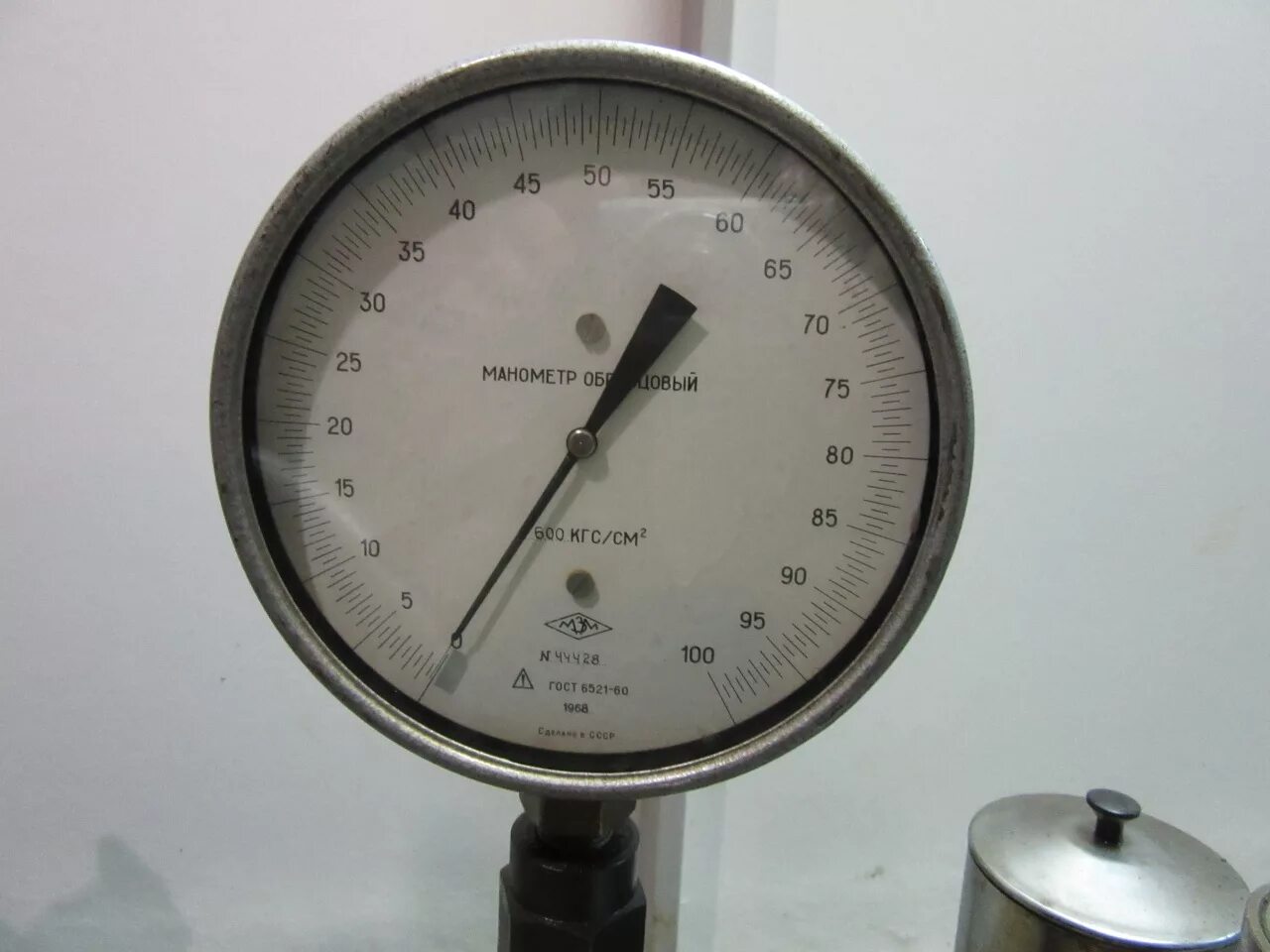 Манометр образцовый 400 кгс/см2. Fimet watts манометр. Манометр поршневого типа. Зип для грузопоршневых манометров. Поршневой манометр.
