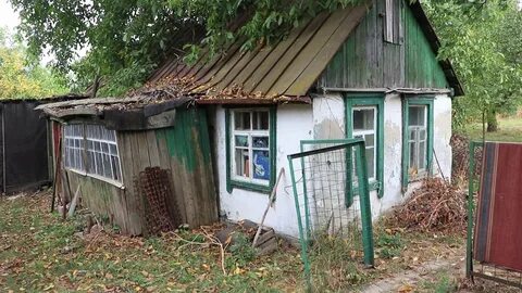 Есть на окраине маленький дом