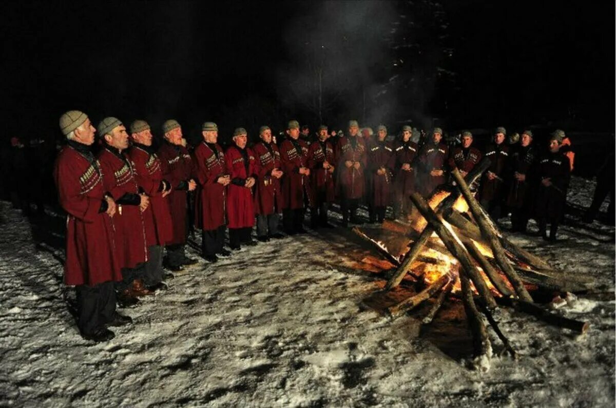 Национальные праздники осетин. Осетия и осетины. Осетинские праздники. Зимний национальный праздник осетин. Зимний национальный праздник осетин цыппурс.