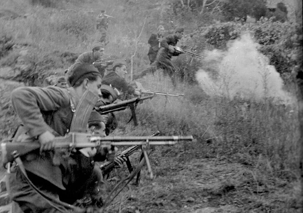 Засада партизан. 1944 Югославские Партизаны. Югославские Партизаны второй мировой.