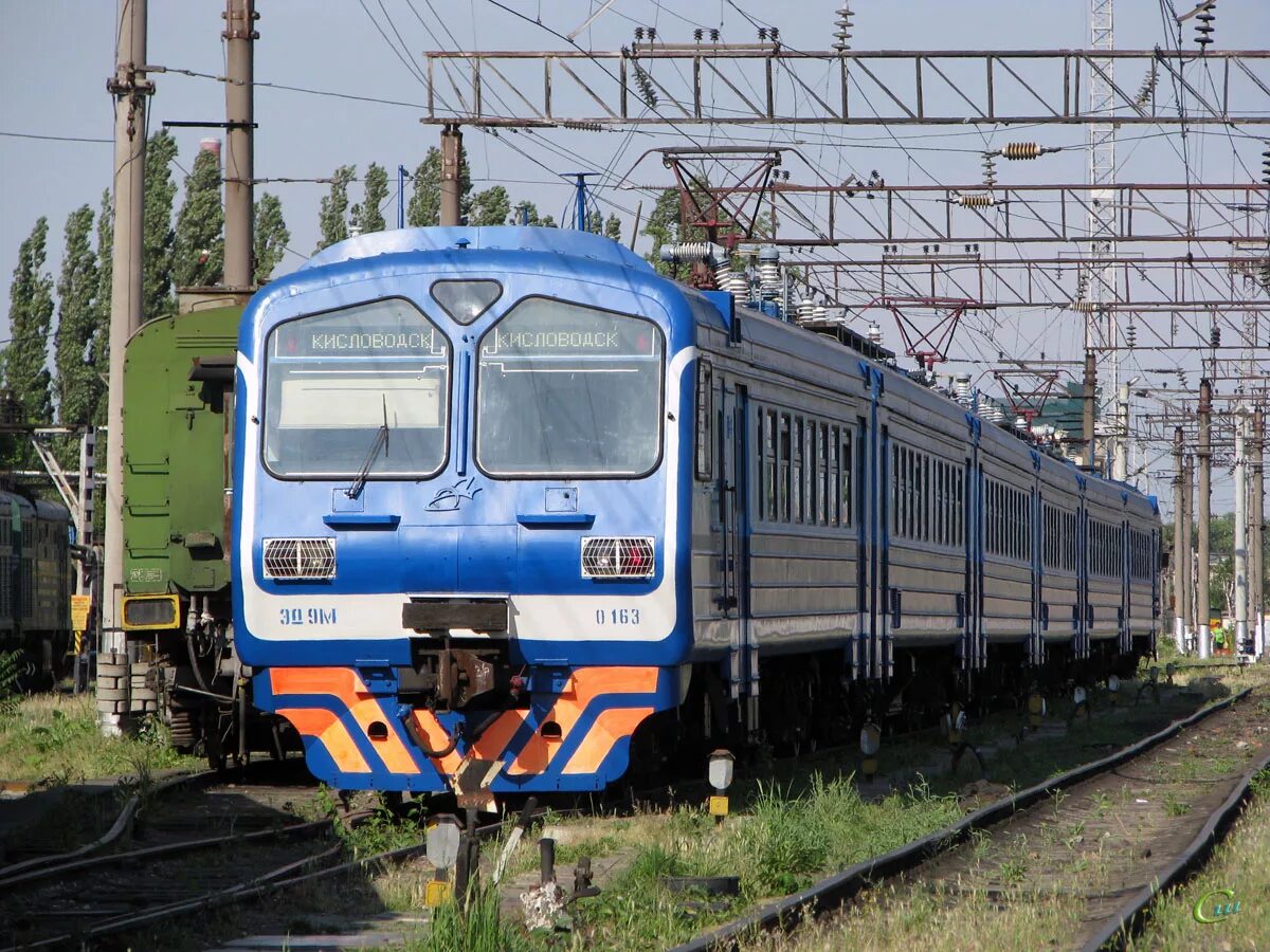 Ласточка электропоезд. Поезд троицк костанай. Эд4м 0424. Электричка казань. Пассажирская узунова.
