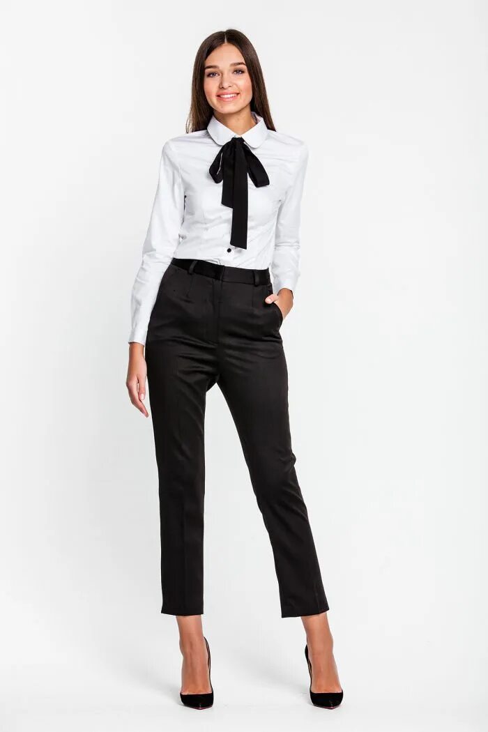 Черные брюки белая блузка. Белая рубашка и черные брюки женские. Белая блузкачерныые брюки. Деловой стиль белый верх черный низ. Черная рубашка и брюки женские.