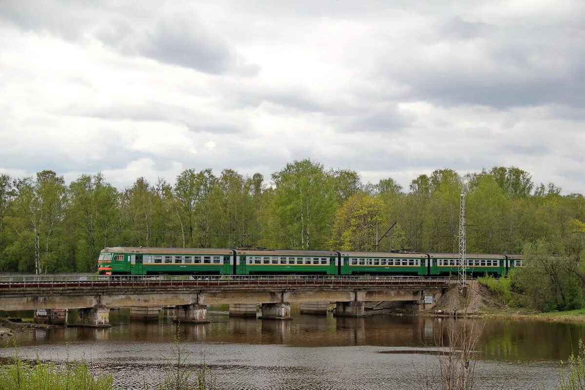 Электрички ржевка спб