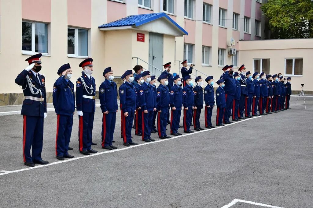 Кадетский корпус шахты. Шахтинский казачий кадетский корпус. Казачий кадетский корпус имени Бакланова. Казачий кадетский корпус Шахты. Шахтинский Генерала я.п Бакланова казачий кадетский корпус.