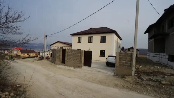 база отдыха романтик абрау дюрсо сухая щель. новороссийск пляж абрау дюрсо. турбаза моряк абрау дюрсо. новороссийск 8 щель микрорайон. участок в новороссийске.