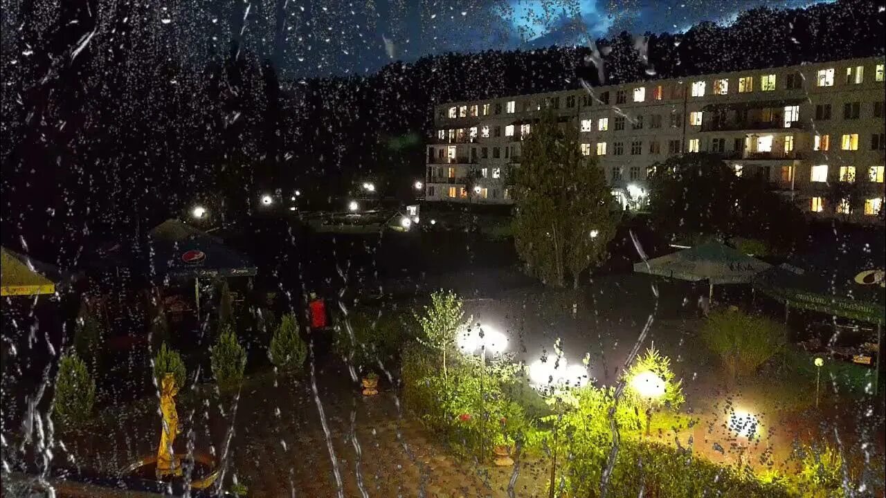 Безумные дожди. Промзона дождь. Весенний дождь по крышам ночь. Yomg'ir yog'adi.