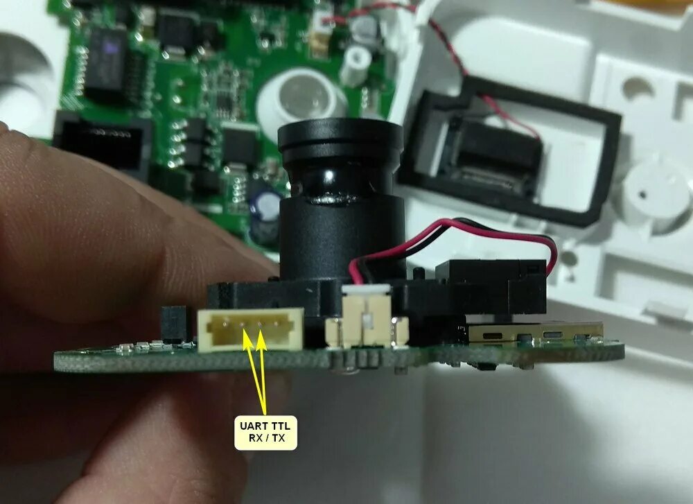 Как прошить камеру. IP камера HIWATCH DS-i200 reset. UART видеорегистратор. UART разъем на плате. HIWATCH кнопка сброса.