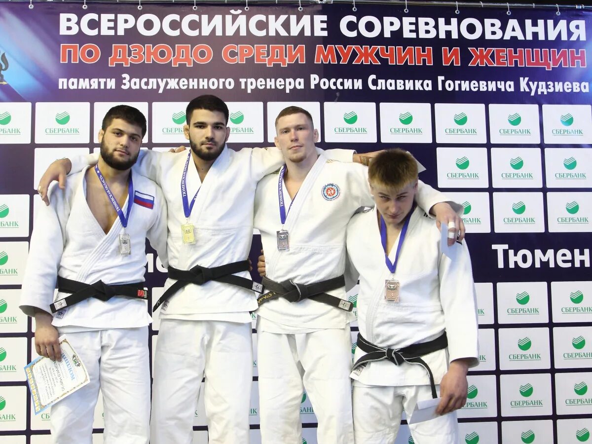 подготовка к соревнованиям по дзюдо. зал для соревнований по дзюдо в тюмени. тюмень дзюдо соревнования. тюмень дзюдо соревнования. шахнавазов мустафа дзюдо.