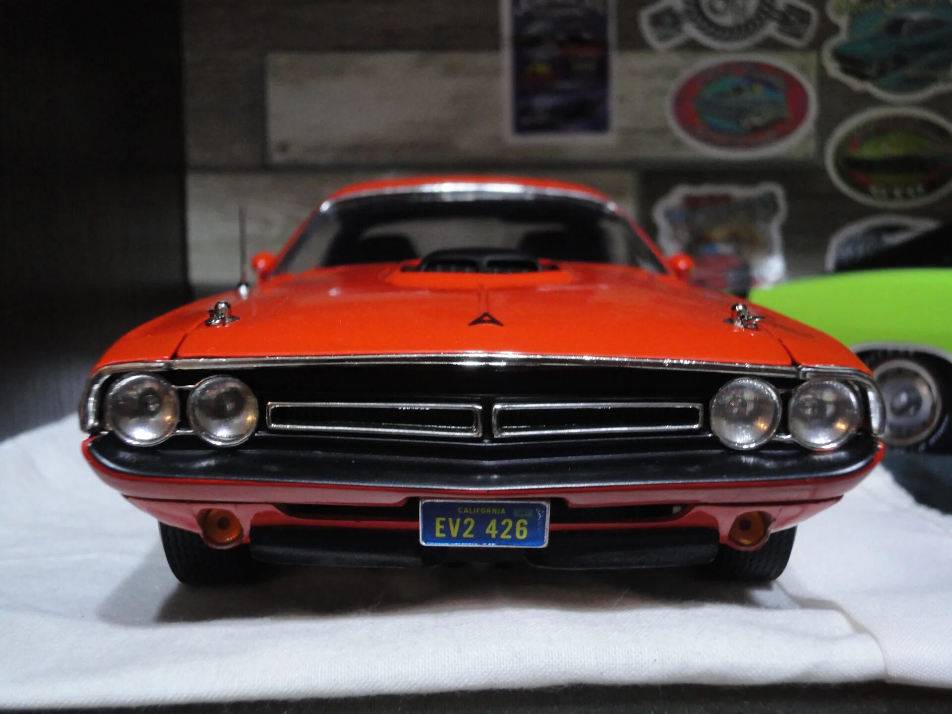 Dodge Challenger 1:18. Dodge Challenger 1970 Highway 61. Додж Челленджер 1971. Dodge Challenger 1 18 Highway 61.