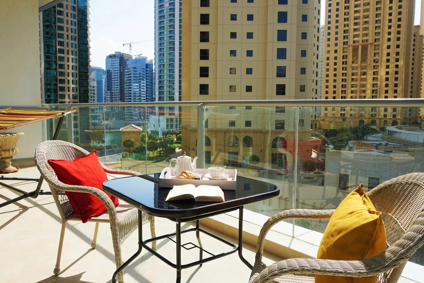 Пустая квартира в Дубае. Скоро лучшие апартаменты Дубай. Арендовать квартиру в Дубае. Дешевое жилье в Дубае. Аренда жилья в дубае