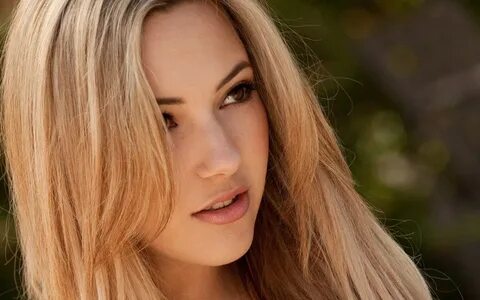 Blond girls 
