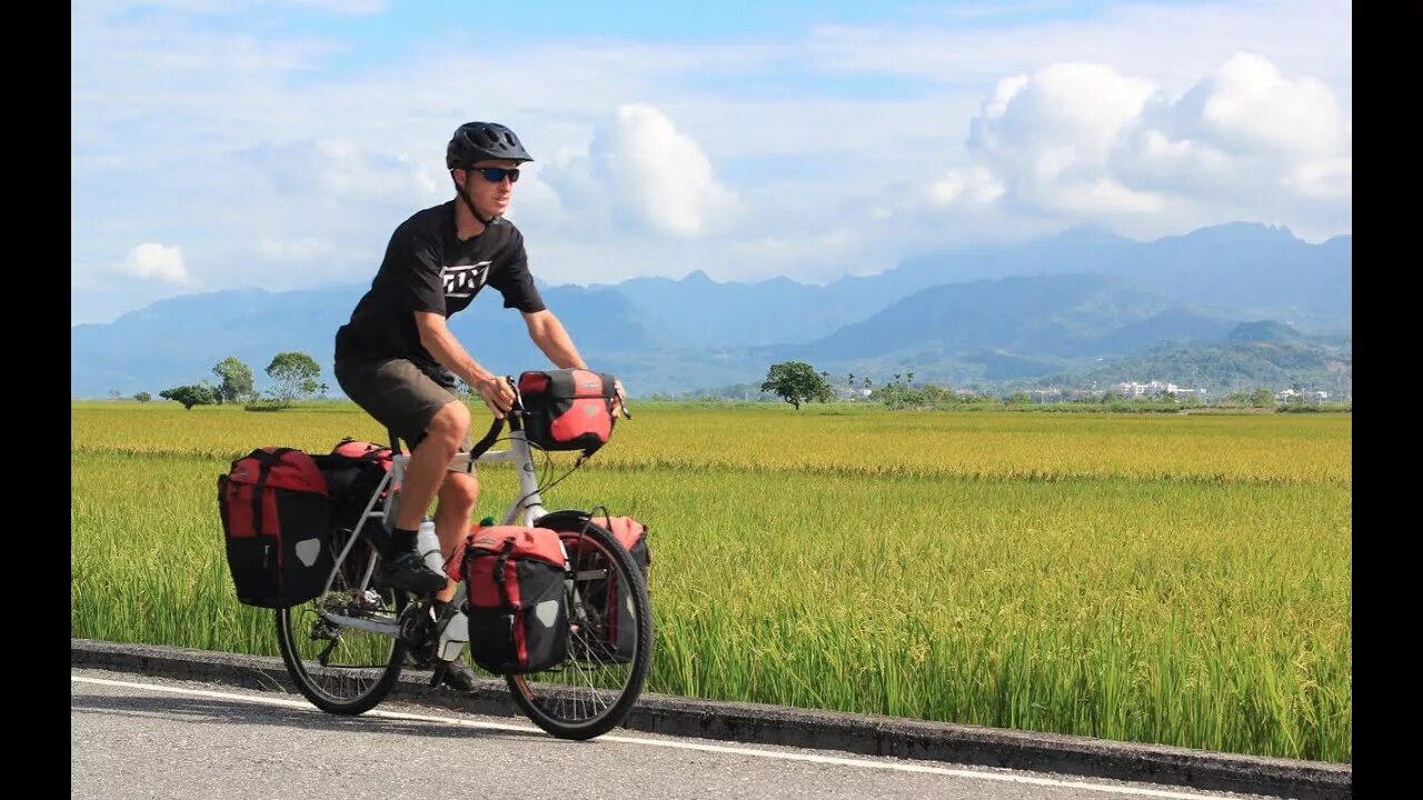 Bike travel. Путешествие на велосипеде. Тревал байк. Велосипедист путешественник. Путешествие на велосипеде США.