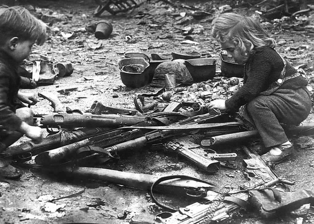 Немецкие дети в ВОВ 1941-1945. Германия 1945 немцы дети.