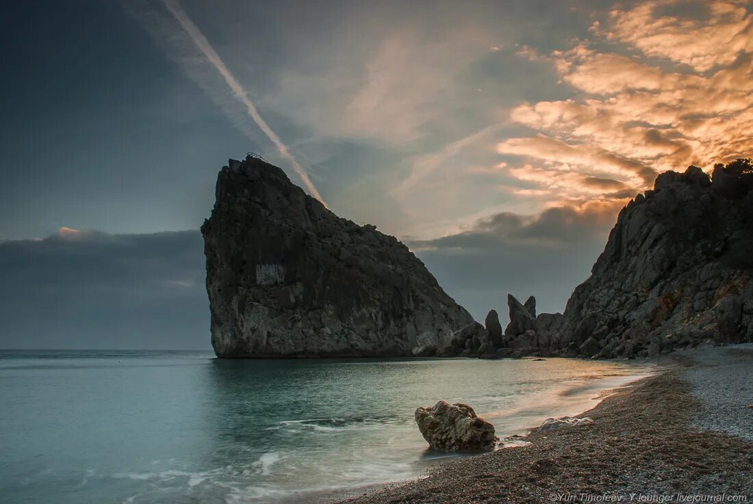 симеиз крым пляж у скалы дива. море дива. симеиз. симеиз. пляж у скалы дива симеиз.