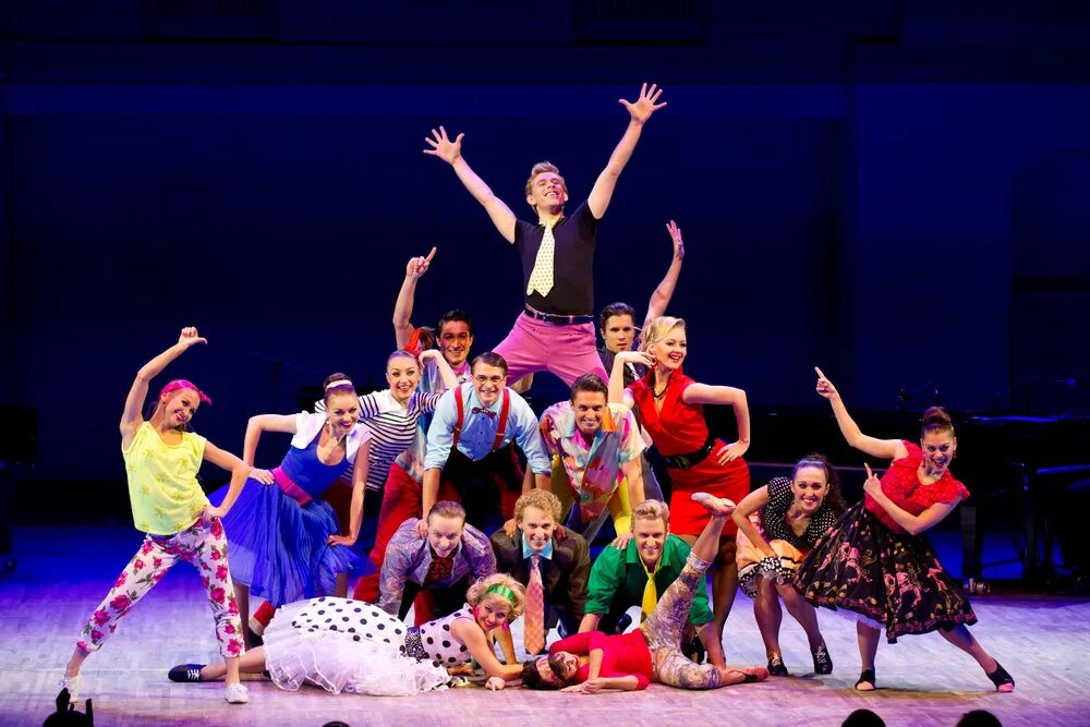 Стиляги образ женский. Ансамбль музыкантов. Вечеринка в стиле стиляги. Билл хейли. Стиль стиляги.