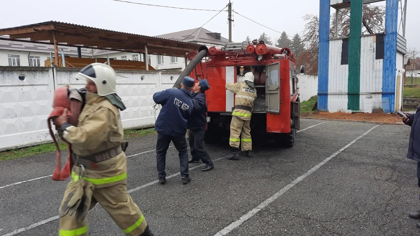 Пожарное спасательное дело. Противопожарно спасательная служба КБР. МЧС России главное управление по Кабардино-Балкарской Республике. Пожарные части КБР. Пожарная часть 21 КБР.