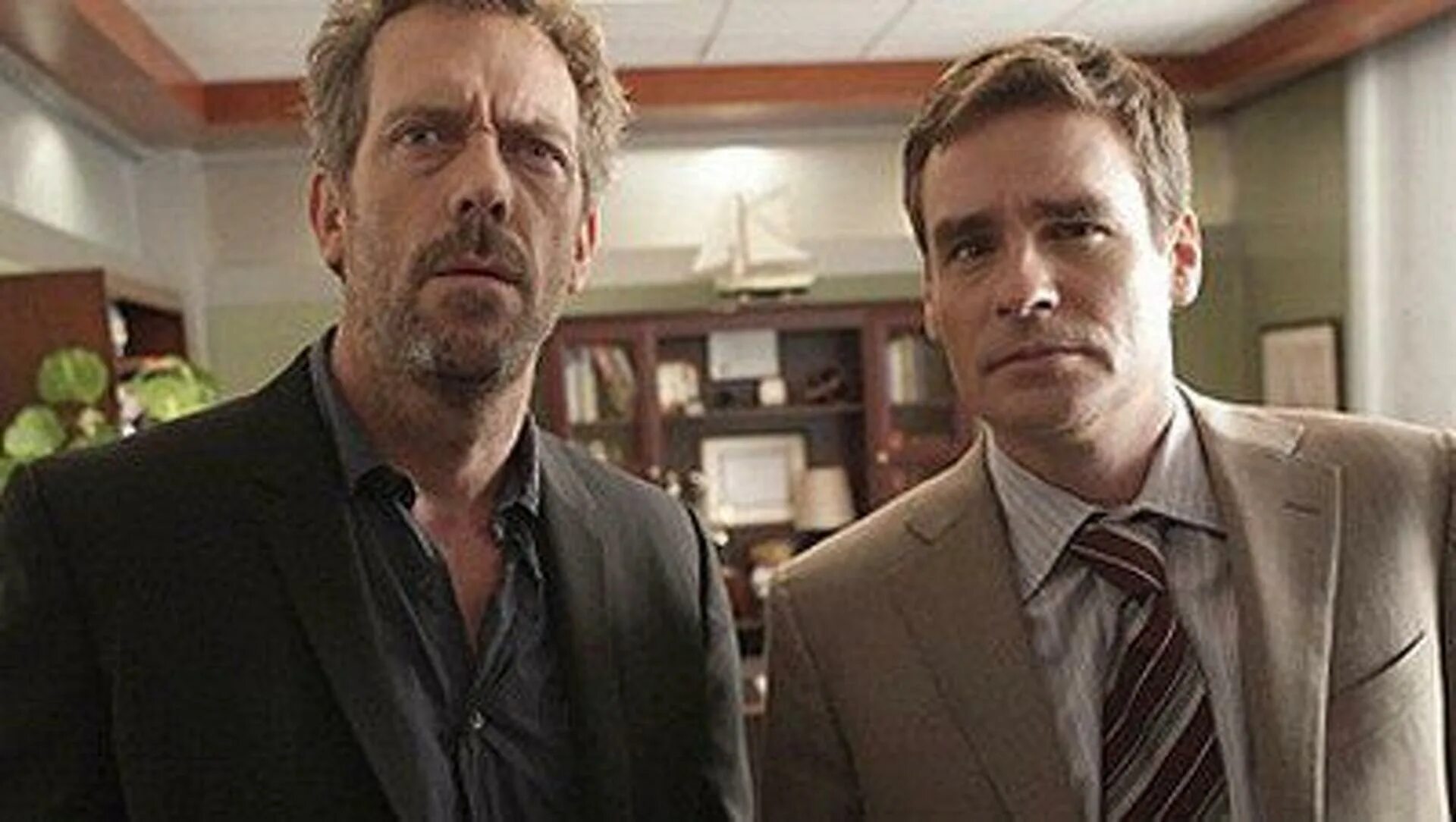 Dr house watch. Hamilton khaki king доктор хаус. Грегори хаус 2022. Gregory house капсулы. Доктор хаус турция.