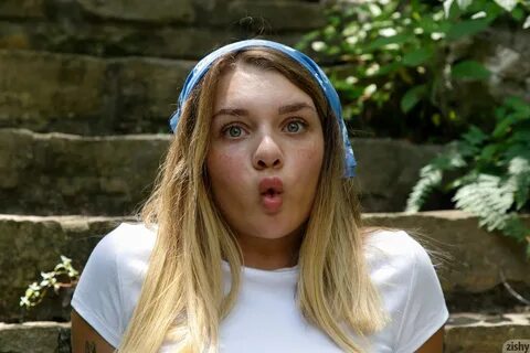 Gabbie Carter Face.