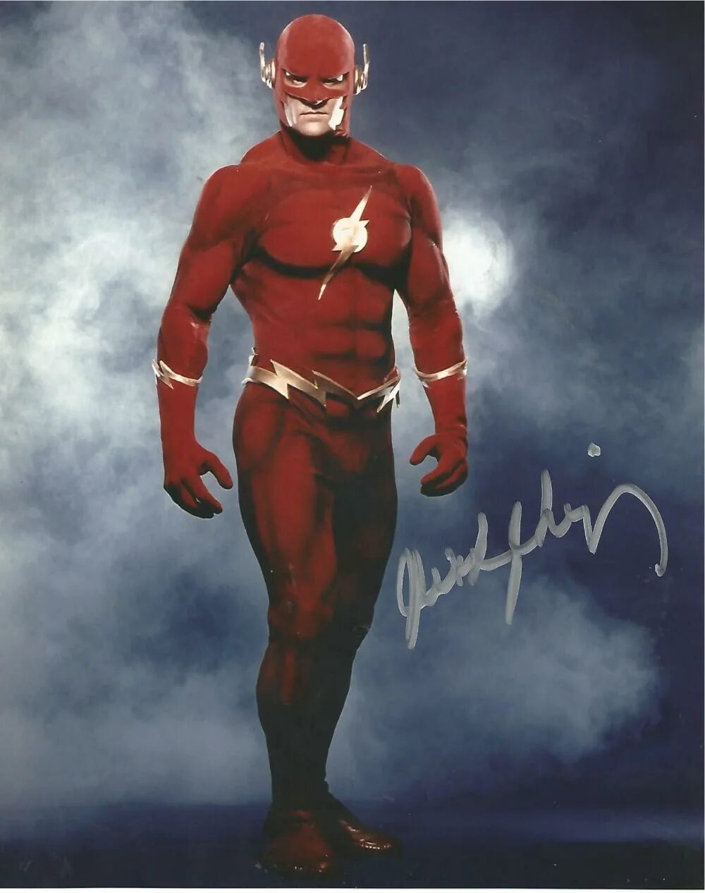 персонаж в красном костюме. костюм daredevil 2000. дэдпул кид. джон уэсли шипп. дэдпул костюм детский.